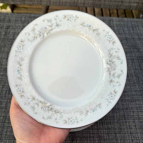 Noritake Patience Ireland Bread and Butter Plates - Set of 4 - Picture 2 of 6
